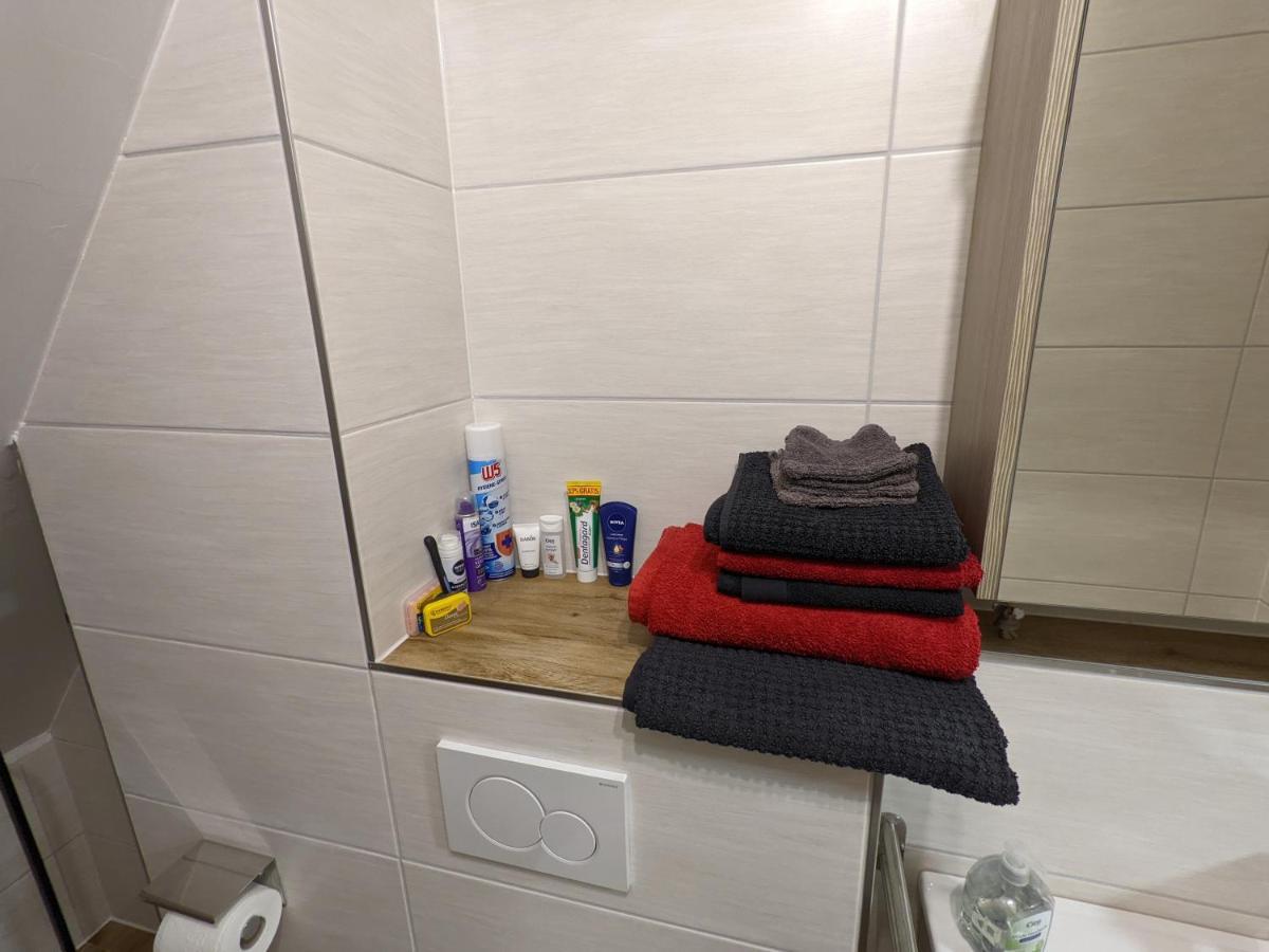 Grosses Zimmer Mit Eigenem Bad/Flur Lejlighed Emsbüren Eksteriør billede